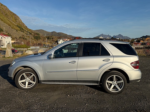 Mercedes-Benz ML280 6 of 24