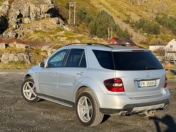 Mercedes-Benz ML280 5 of 24