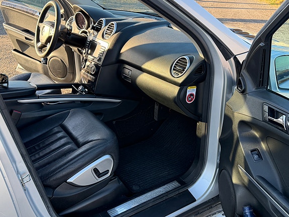 Mercedes-Benz ML280 16 of 24