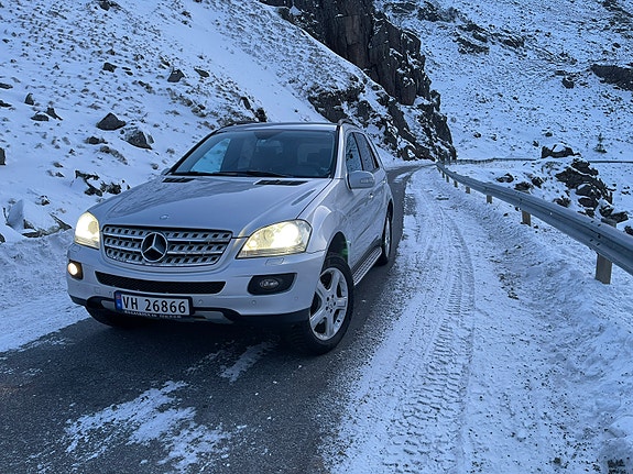 Mercedes-Benz ML280 23 of 24