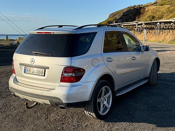 Mercedes-Benz ML280 8 of 24