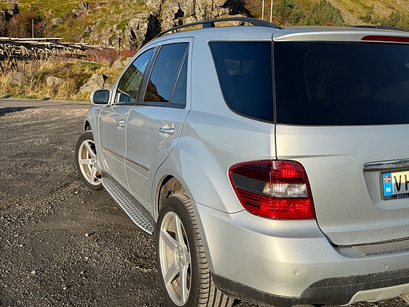 Mercedes-Benz ML280 4 of 24