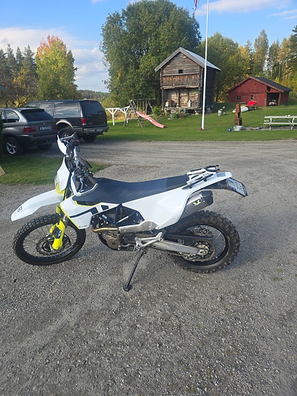 Husqvarna 701 Enduro 3 of 12