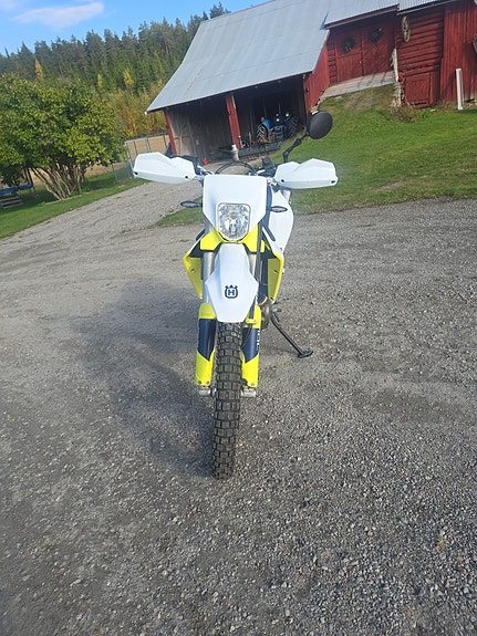Husqvarna 701 Enduro 4 of 12
