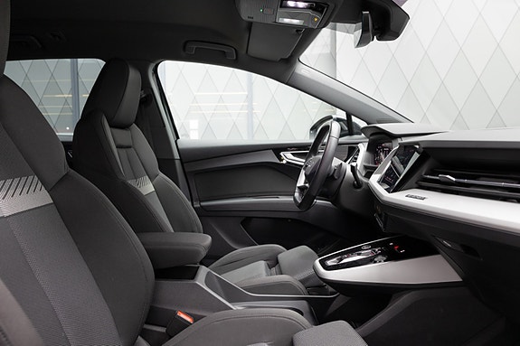 Audi Q4 e-tron 25 of 25