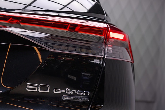 Audi Q4 e-tron 7 of 25