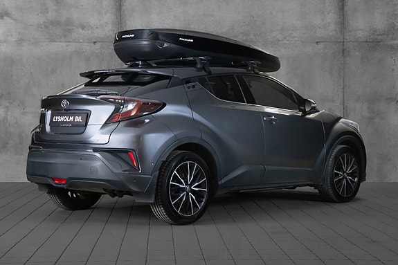 Toyota C-HR 3 of 19