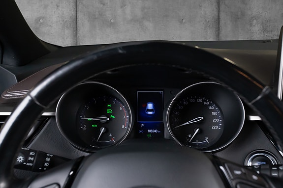 Toyota C-HR 12 of 19