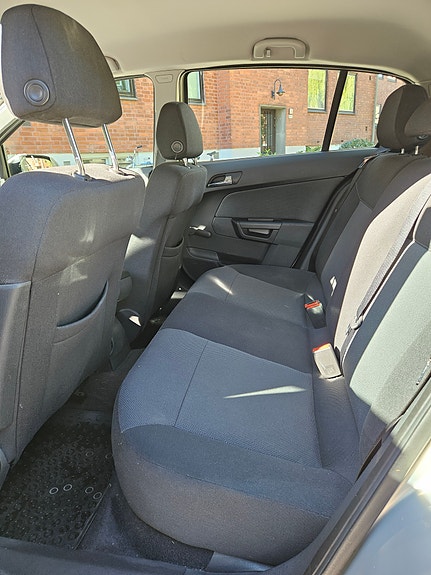 Opel Astra 9 of 11