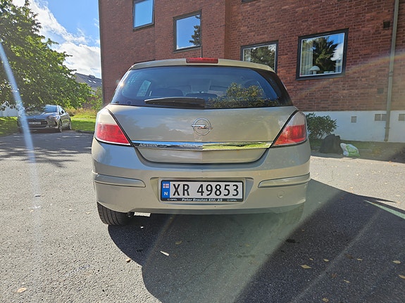 Opel Astra 4 of 11