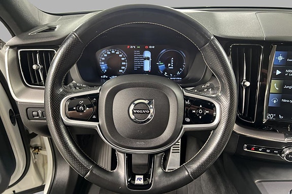 Volvo XC60 13 of 30