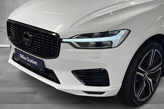 Volvo XC60 2 of 30