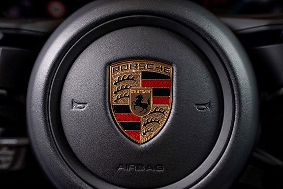 Porsche 911 Carrera 4 GTS 28 of 30
