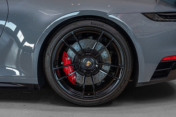 Porsche 911 Carrera 4 GTS 20 of 30