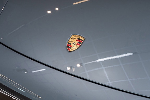 Porsche 911 Carrera 4 GTS 15 of 30