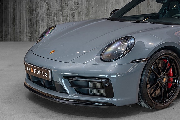 Porsche 911 Carrera 4 GTS 13 of 30