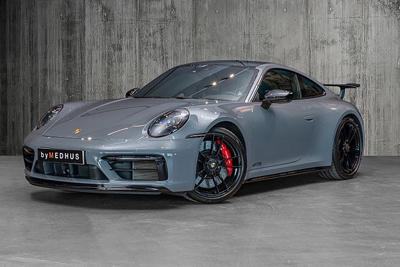 Porsche 911 Carrera 4 GTS 11 of 30