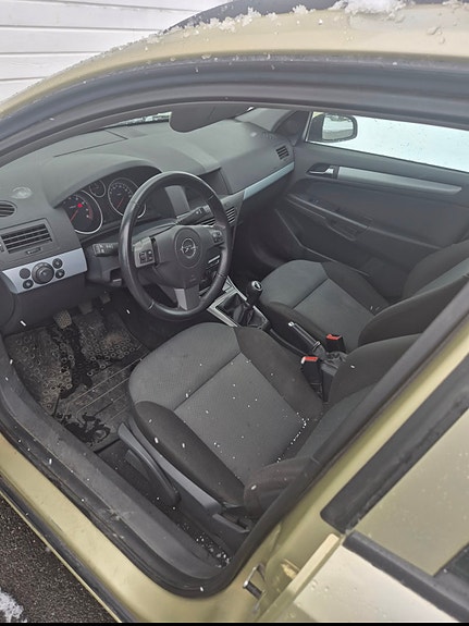 Opel Astra 6 of 8