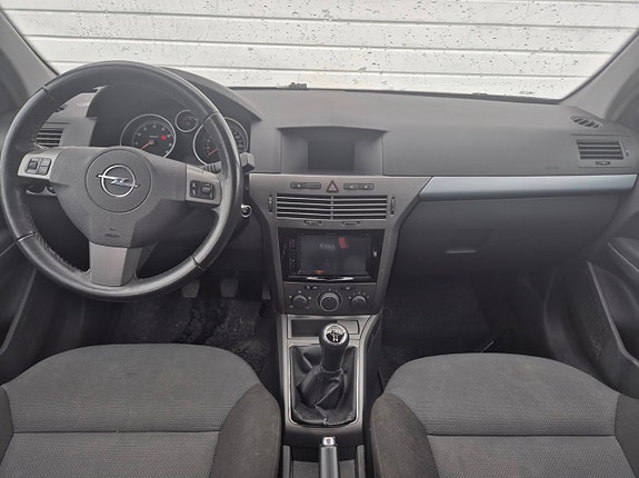 Opel Astra 8 of 8