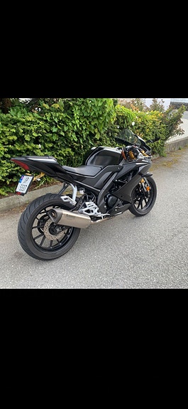 Yamaha YZF-R 125 3 of 9