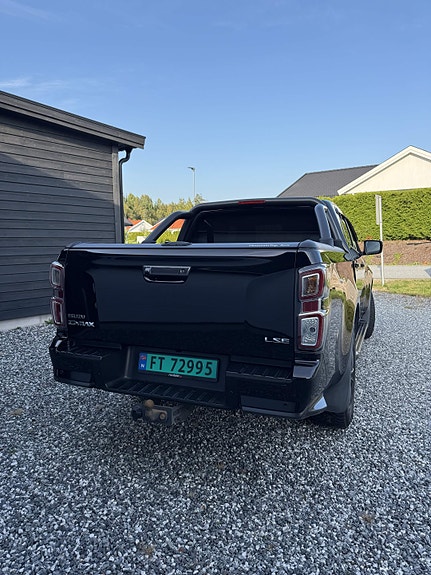 Isuzu D-max 3 of 9
