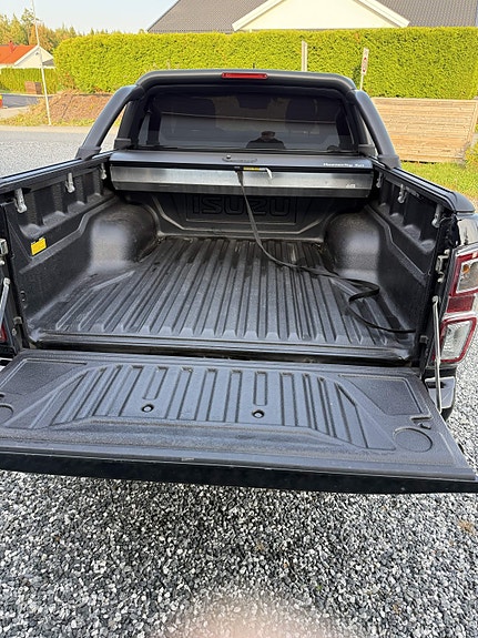 Isuzu D-max 9 of 9