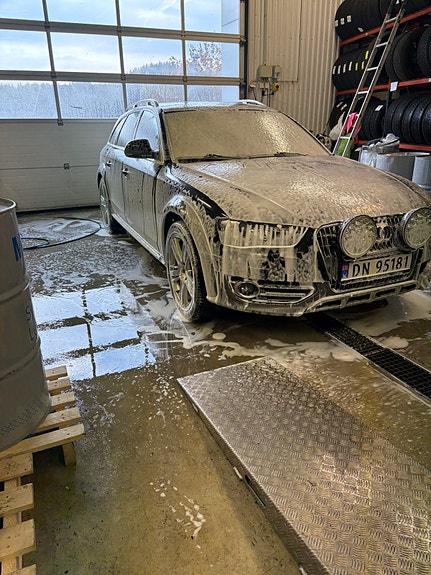 Audi A4 allroad 8 of 17