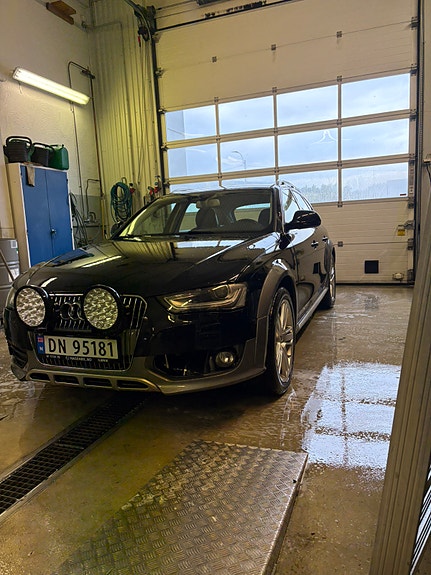 Audi A4 allroad 3 of 17