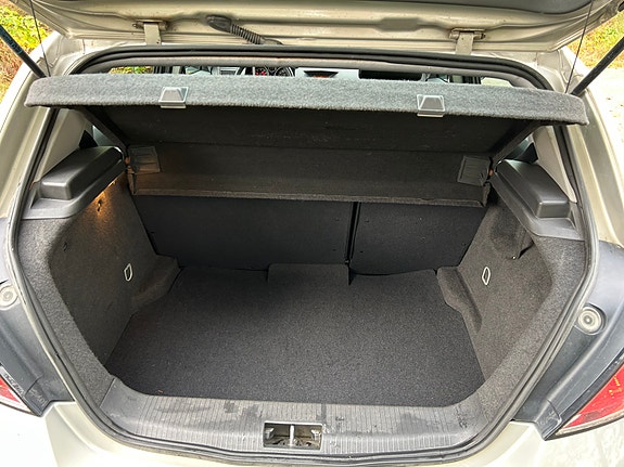 Opel Astra 8 of 10
