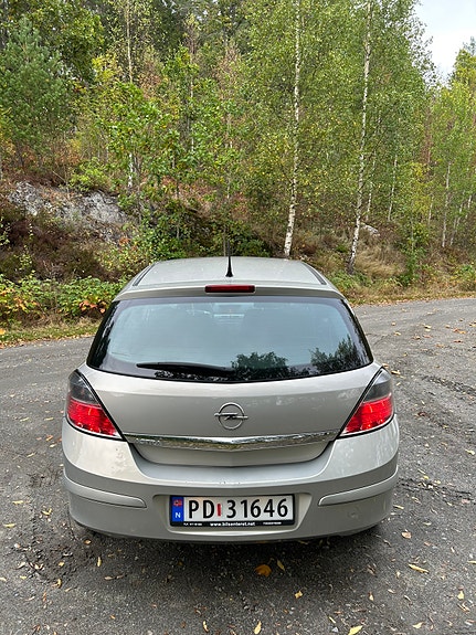 Opel Astra 4 of 10