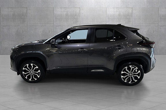 Toyota Yaris Cross 2 of 19