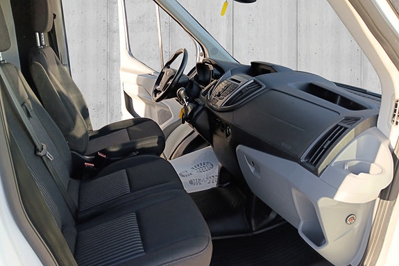 Ford Transit 24 of 30