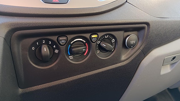Ford Transit 13 of 30