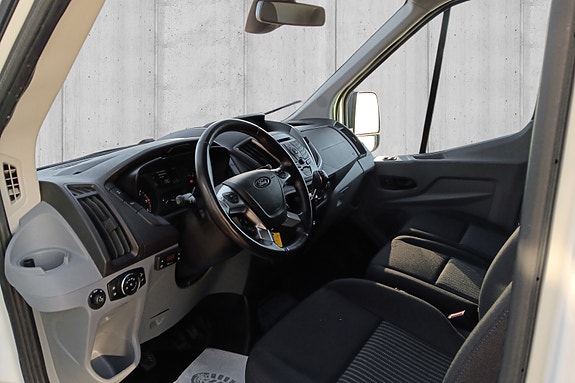 Ford Transit 12 of 30