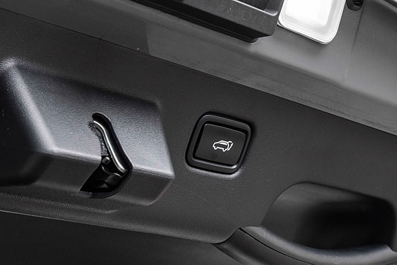Kia EV6 8 of 29