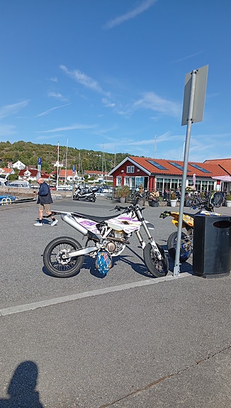 Husqvarna FE 350 2 of 7