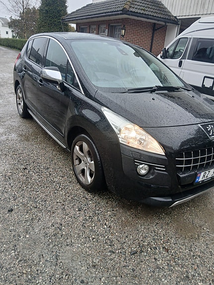 Peugeot 3008 2 of 8