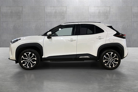 Toyota Yaris Cross 2 of 19