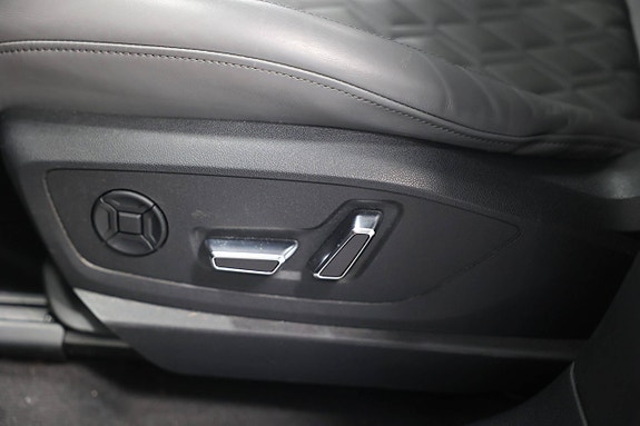 Audi e-tron 11 of 21
