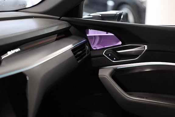Audi e-tron 15 of 21