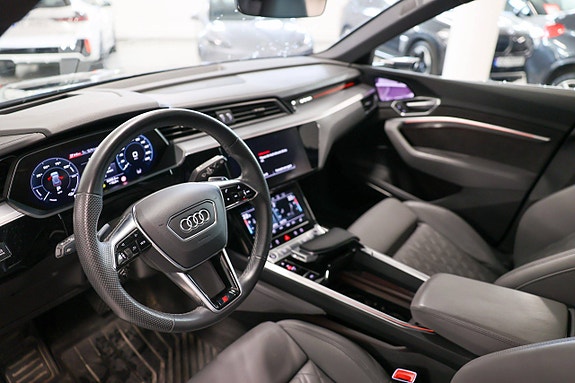 Audi e-tron 3 of 21