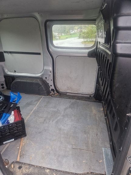 Nissan NV200 6 of 6
