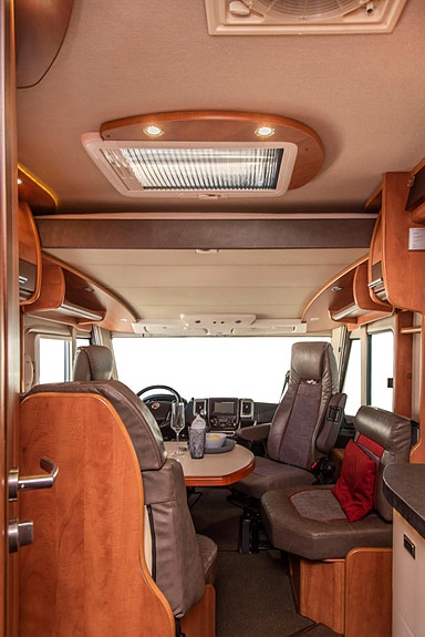 Carthago C-TOURER I 142 Under 7m I Premium bil I henger feste 2 of 30