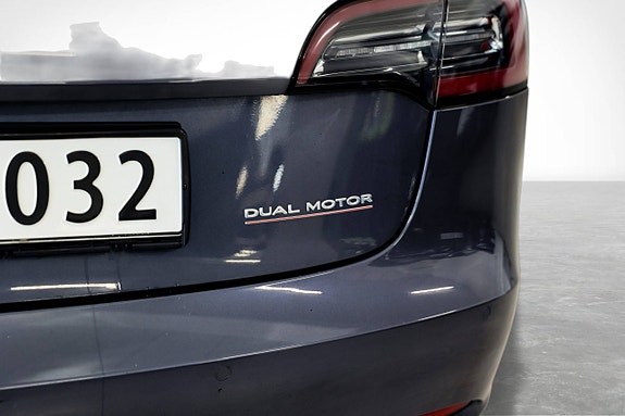 Tesla Model 3 7 of 16