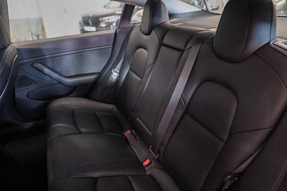 Tesla Model 3 12 of 16