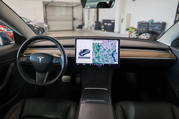 Tesla Model 3 2 of 16