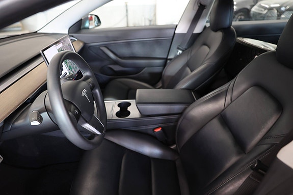 Tesla Model 3 10 of 16