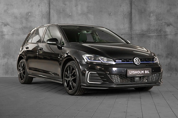 Volkswagen Golf VII 2 of 22