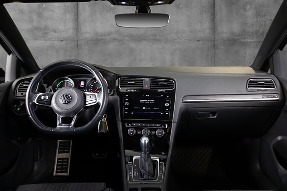 Volkswagen Golf VII 9 of 22