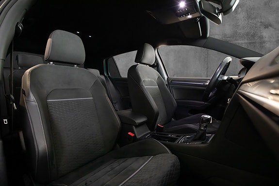 Volkswagen Golf VII 12 of 22